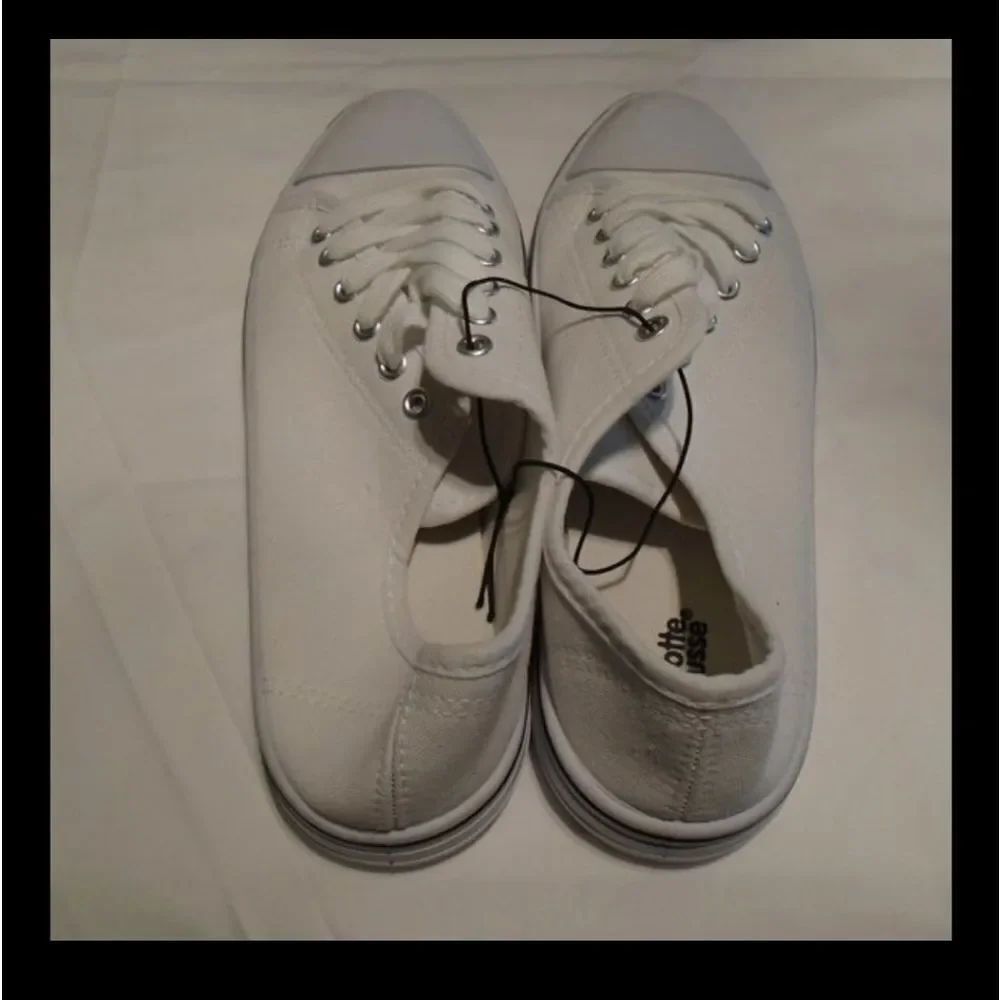 BRAND NEW CHARLOTTE RUSSE ROUND TOE SLIP-ON SNEAKER - Picture 10 of 15